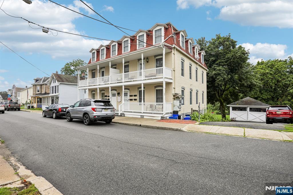 main property photo 19