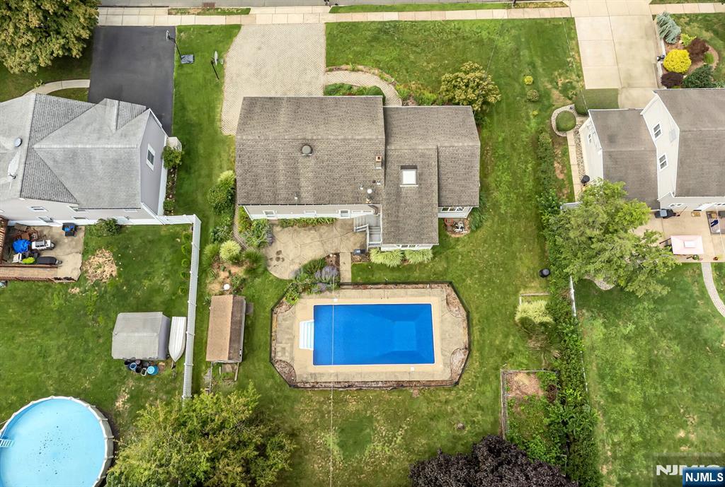main property photo 47