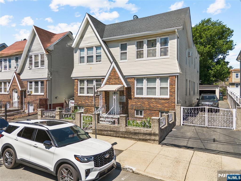 main property photo 18