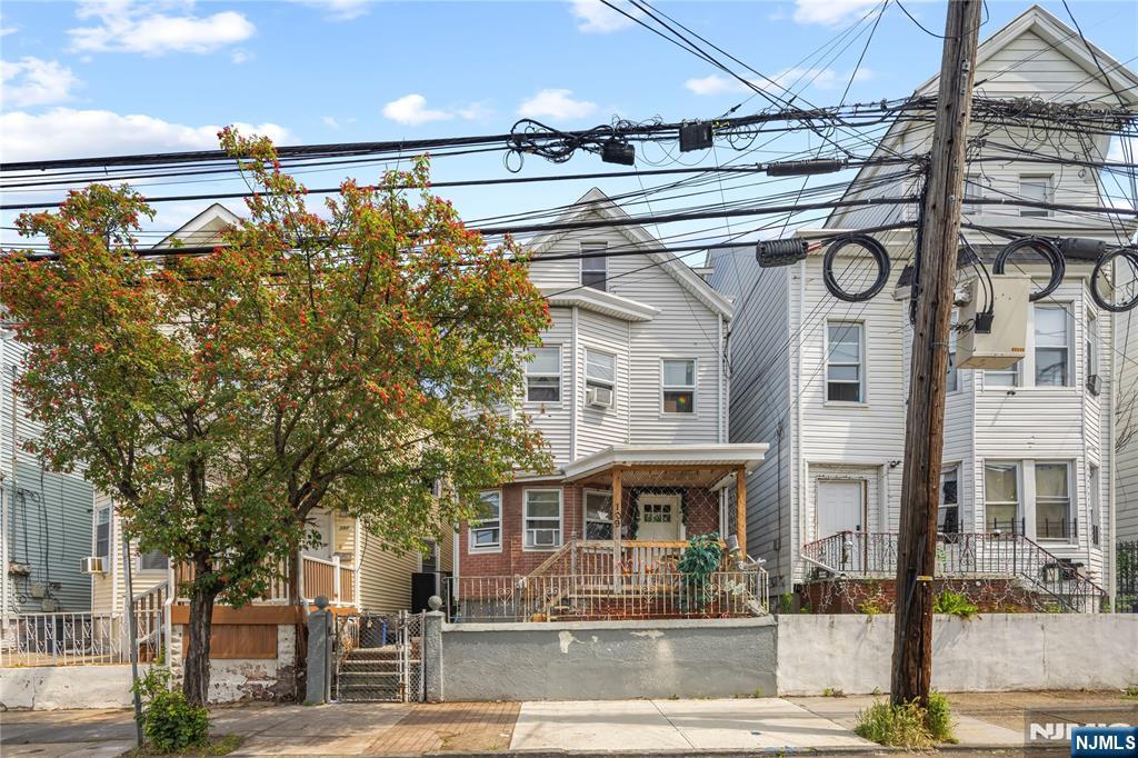 main property photo 3
