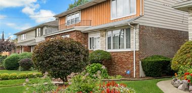 image of property with 6 Bed | 4 Bath | 0 Sqft