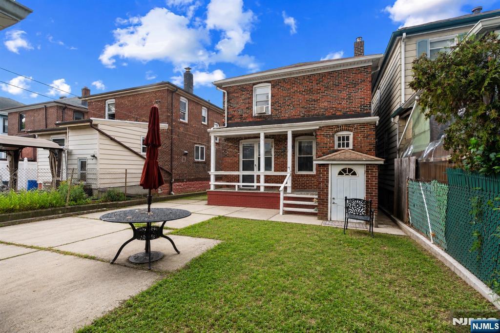 main property photo 35