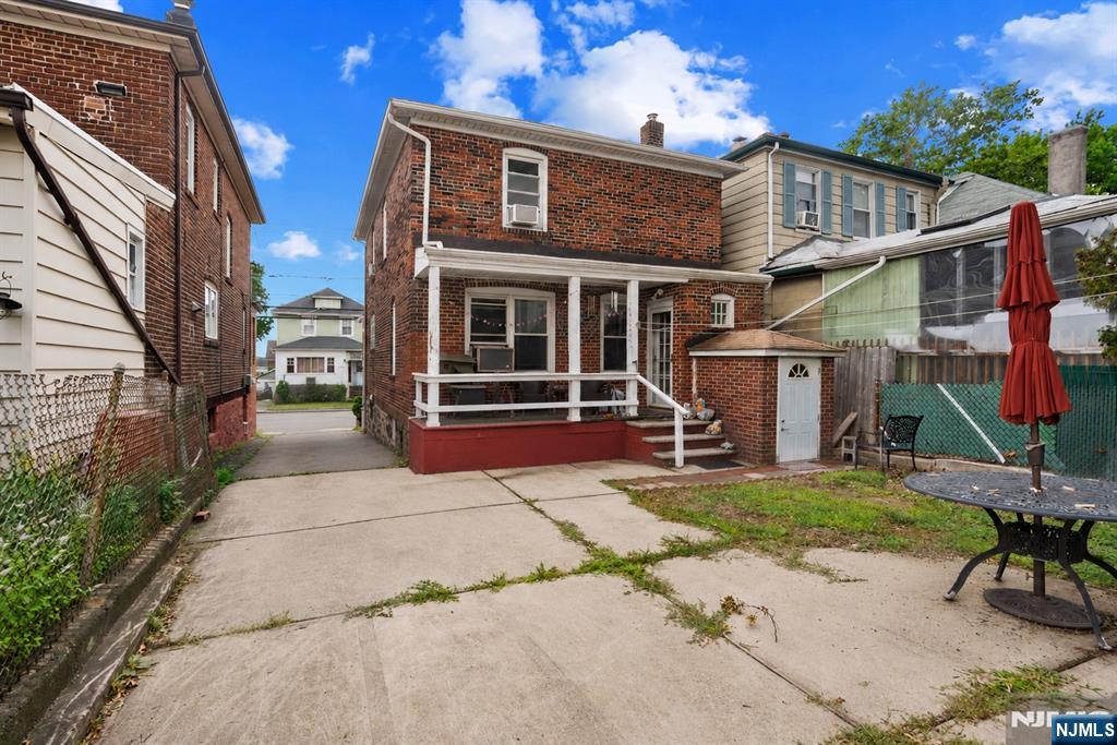 main property photo 40
