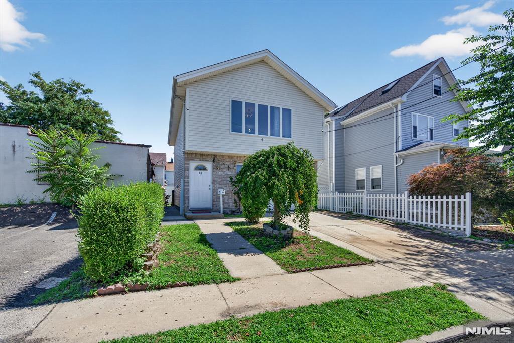 main property photo 3