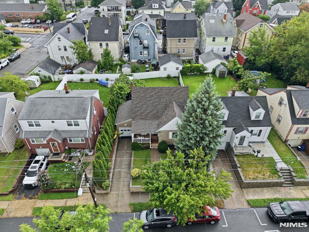 main property photo 37
