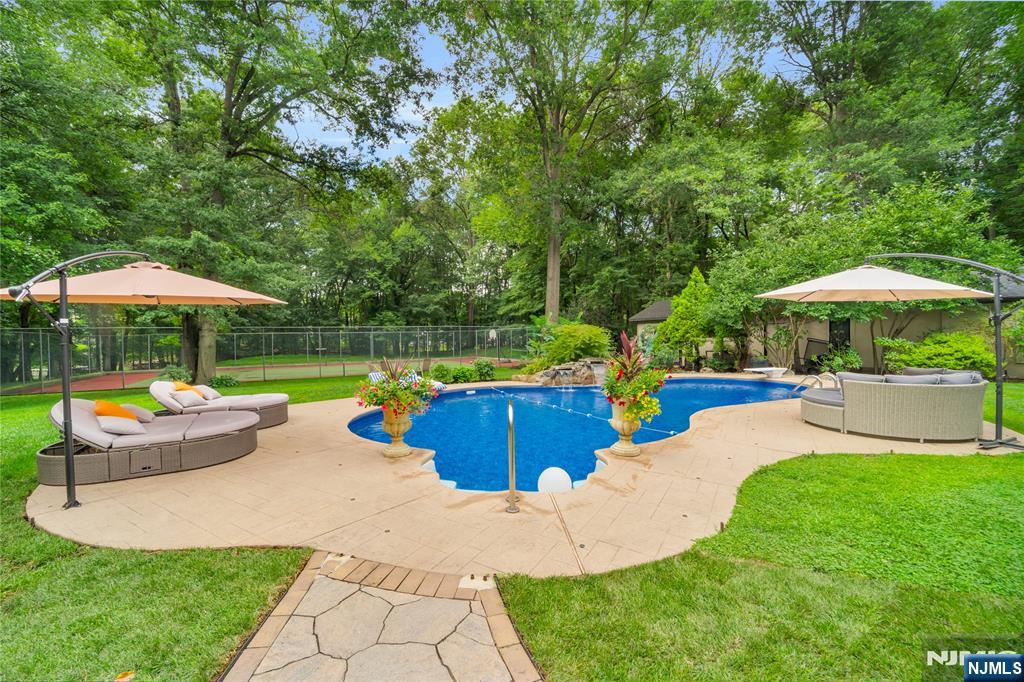 main property photo 41