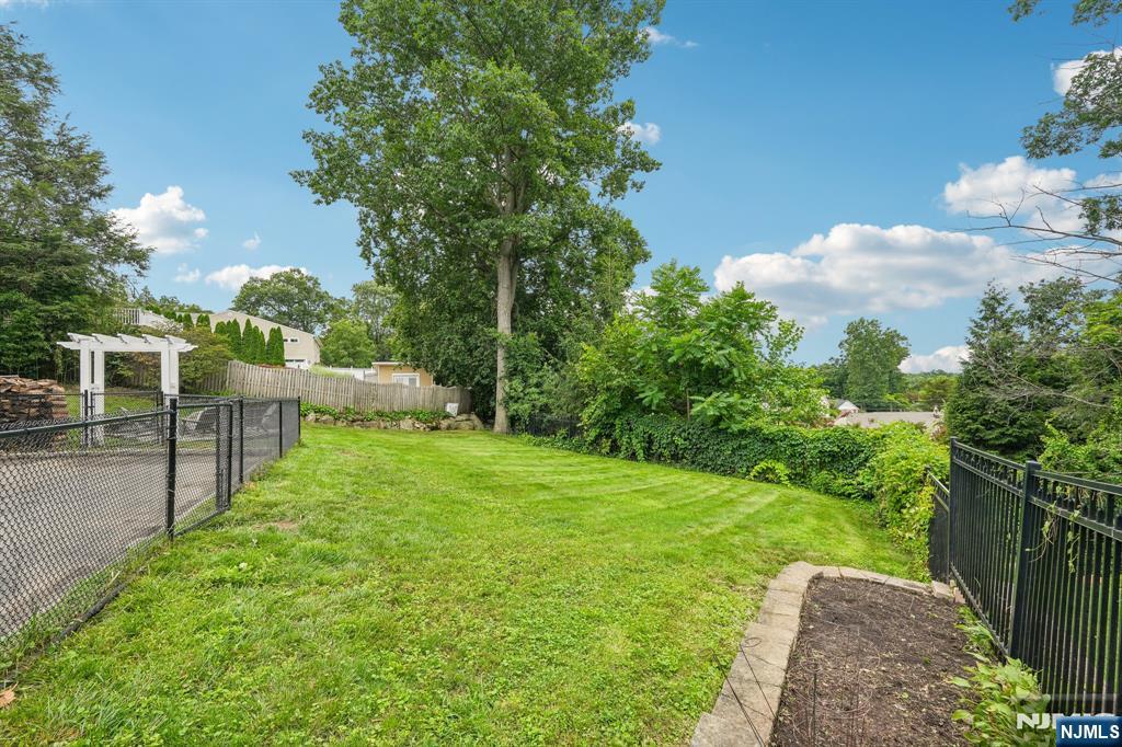 main property photo 41