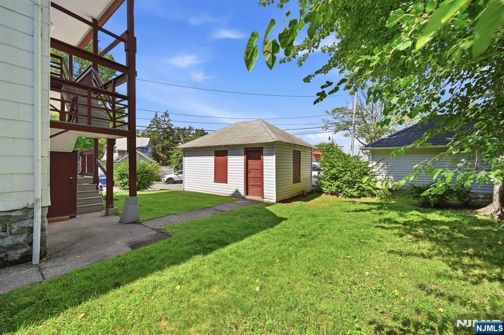main property photo 25