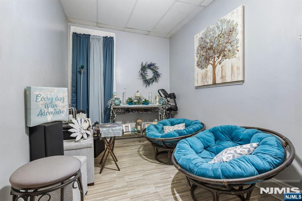 main property photo 16