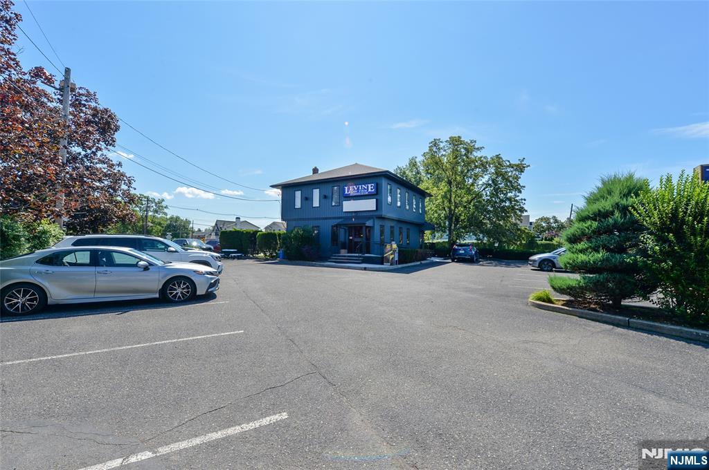 main property photo 10