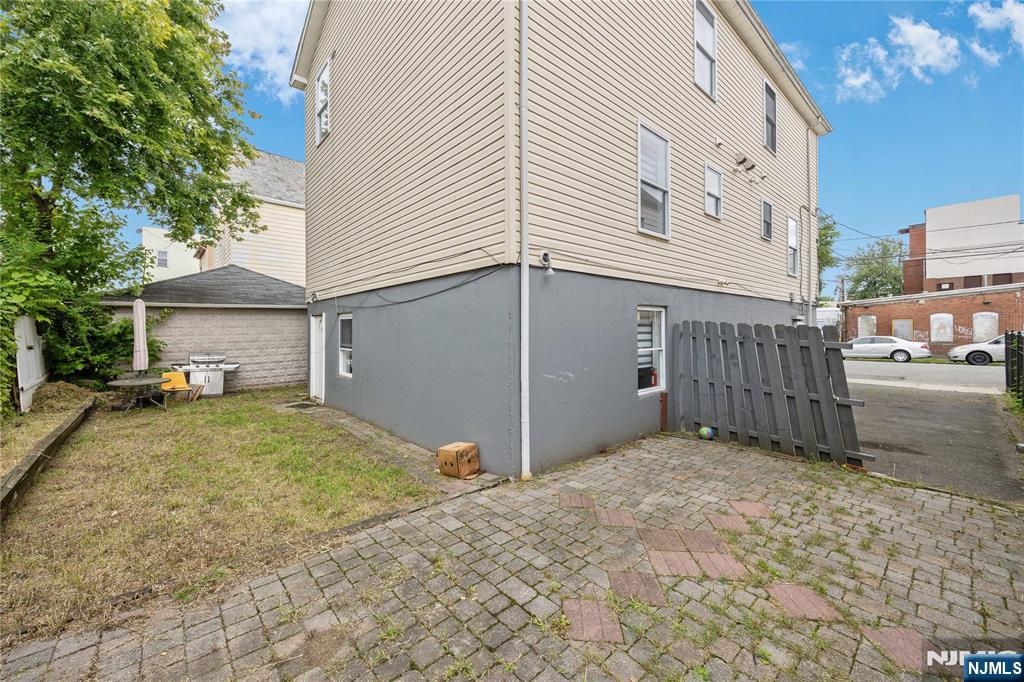main property photo 30