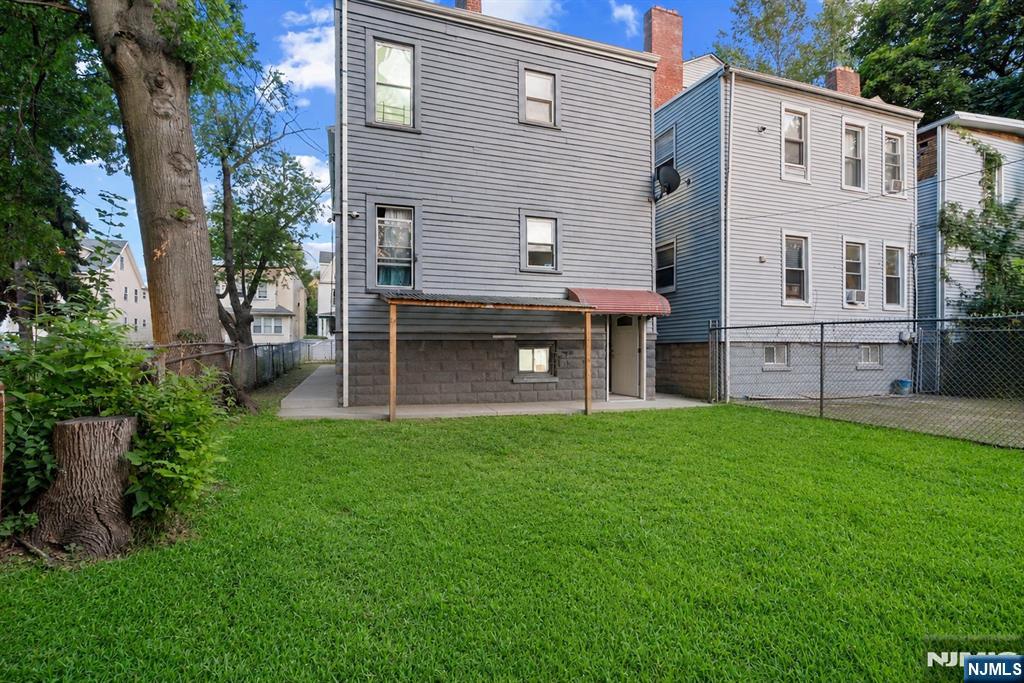 main property photo 31