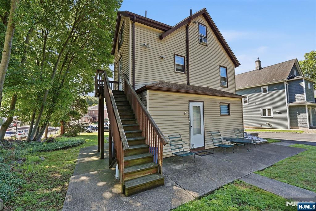 main property photo 30