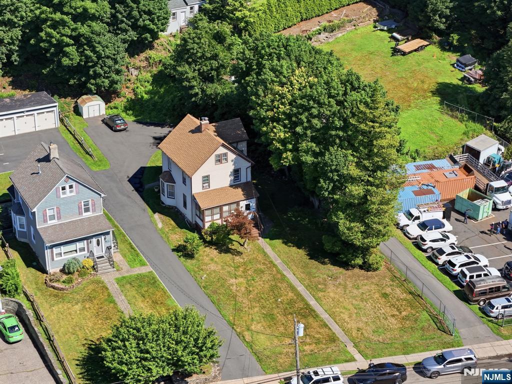 main property photo 35
