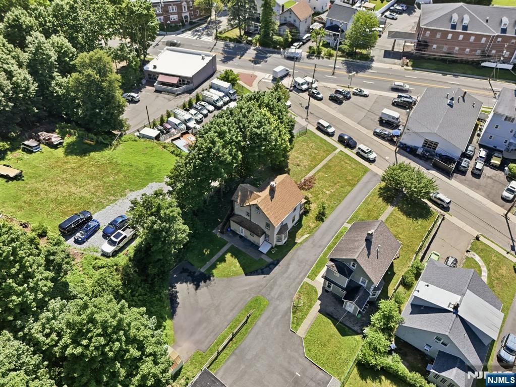 main property photo 39