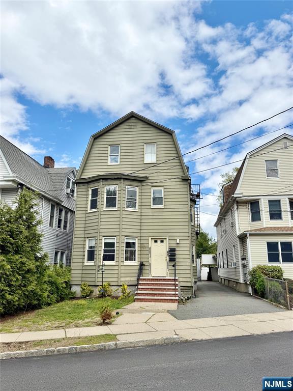 main property photo 12