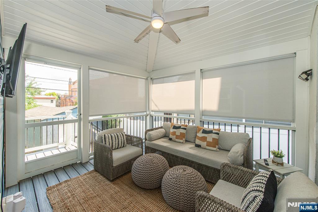 property viewer photo 13