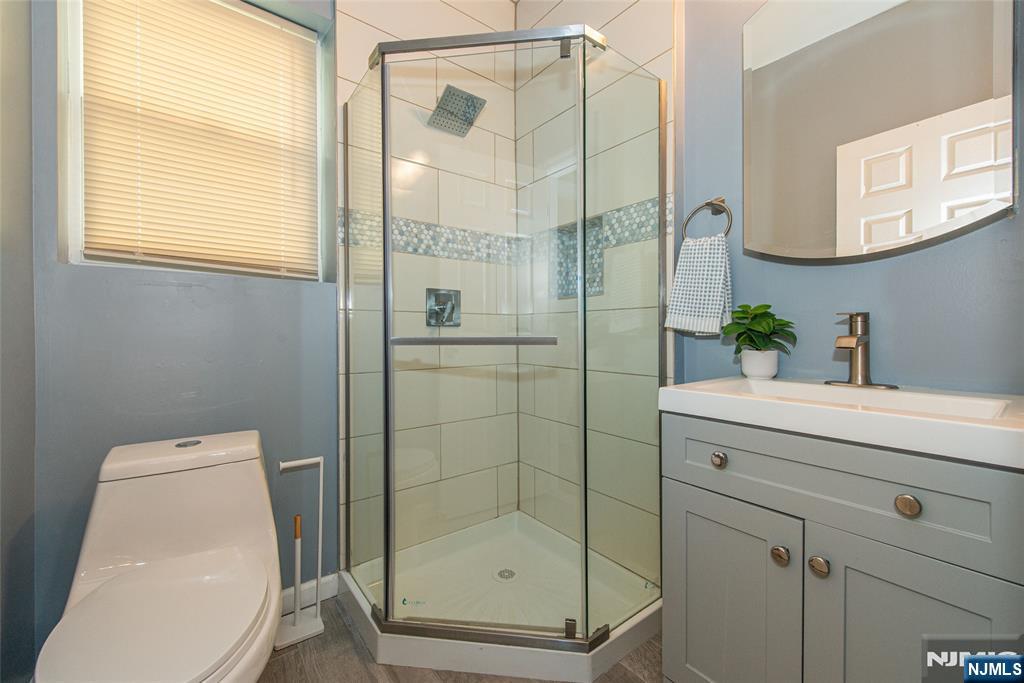 property viewer photo 16