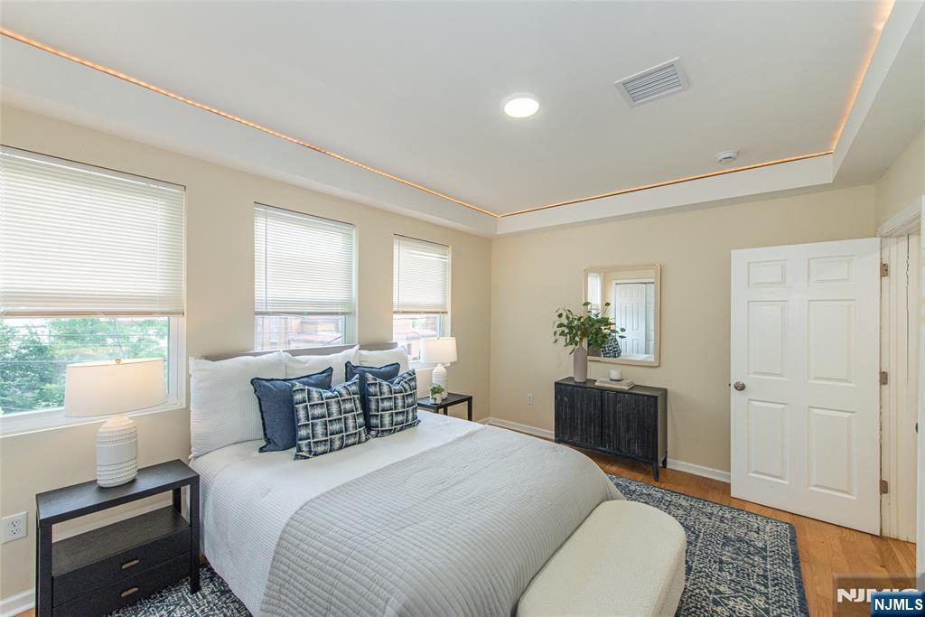 property viewer photo 24