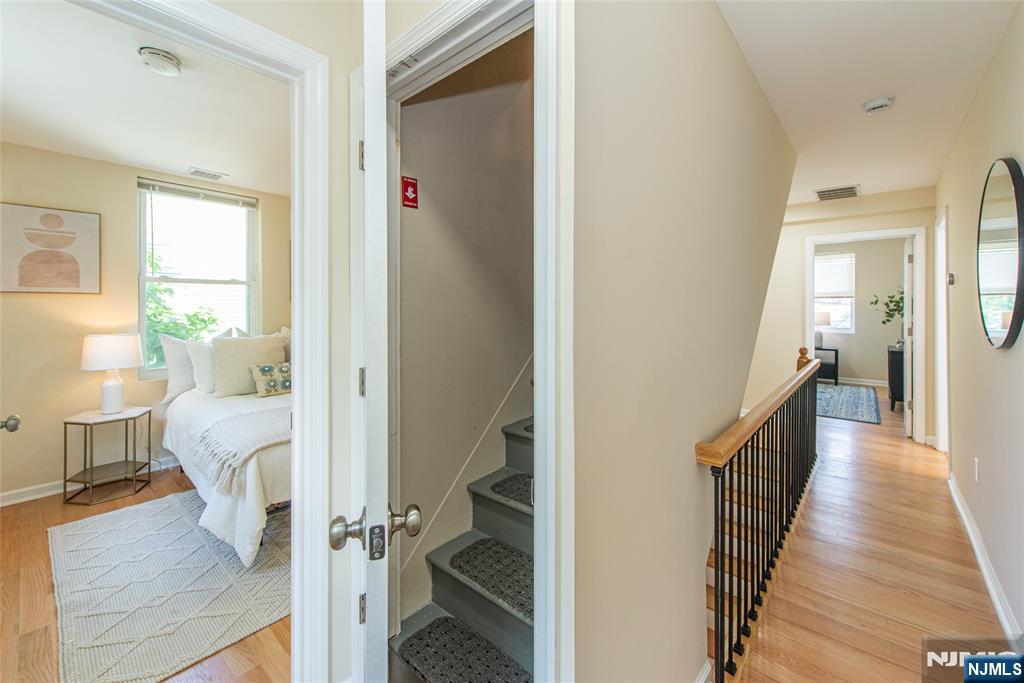 property viewer photo 30