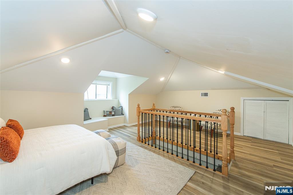 property viewer photo 33