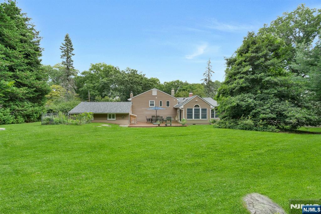main property photo 32