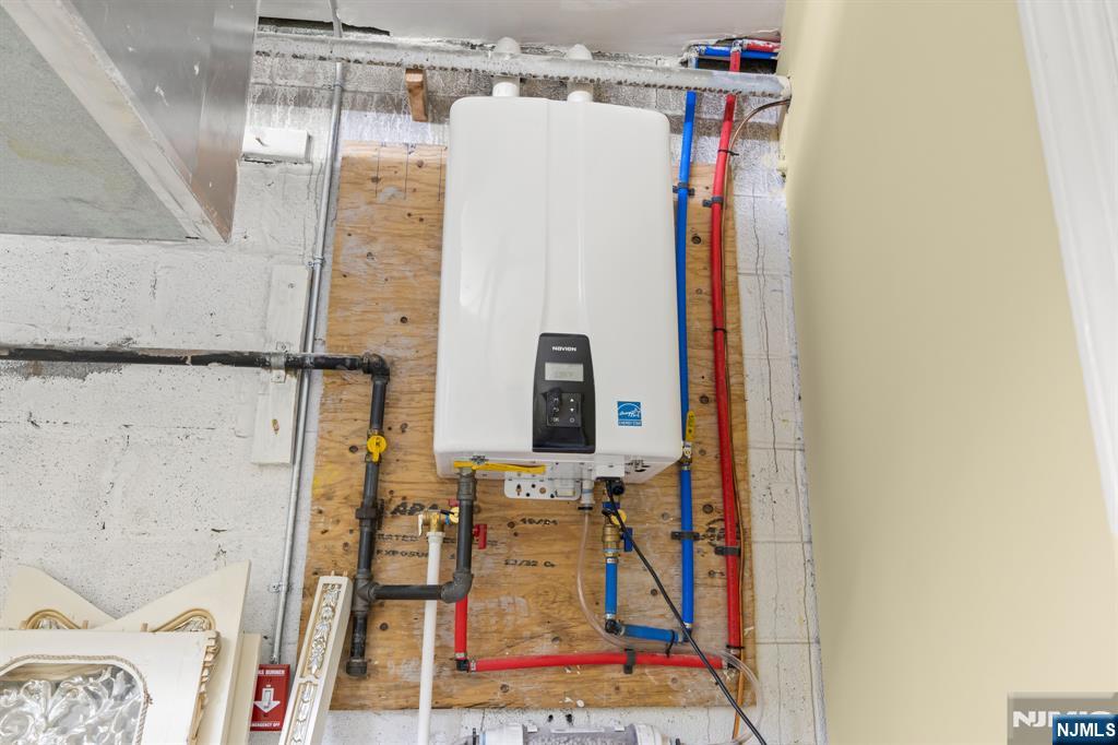 main property photo 17