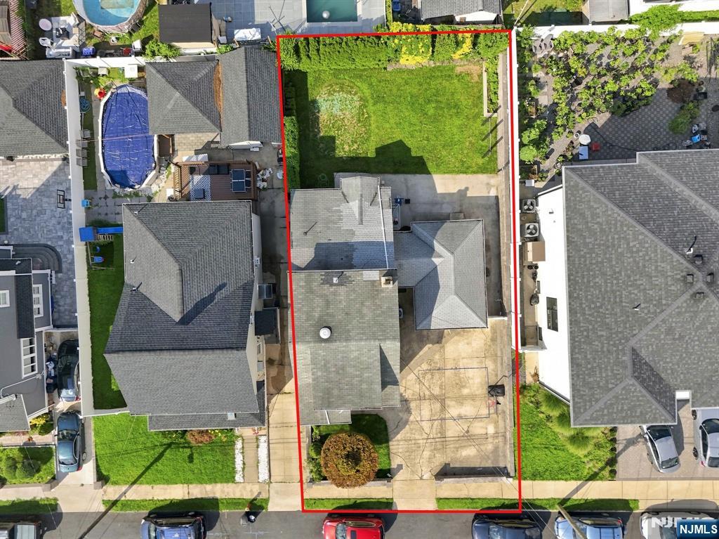 main property photo 41