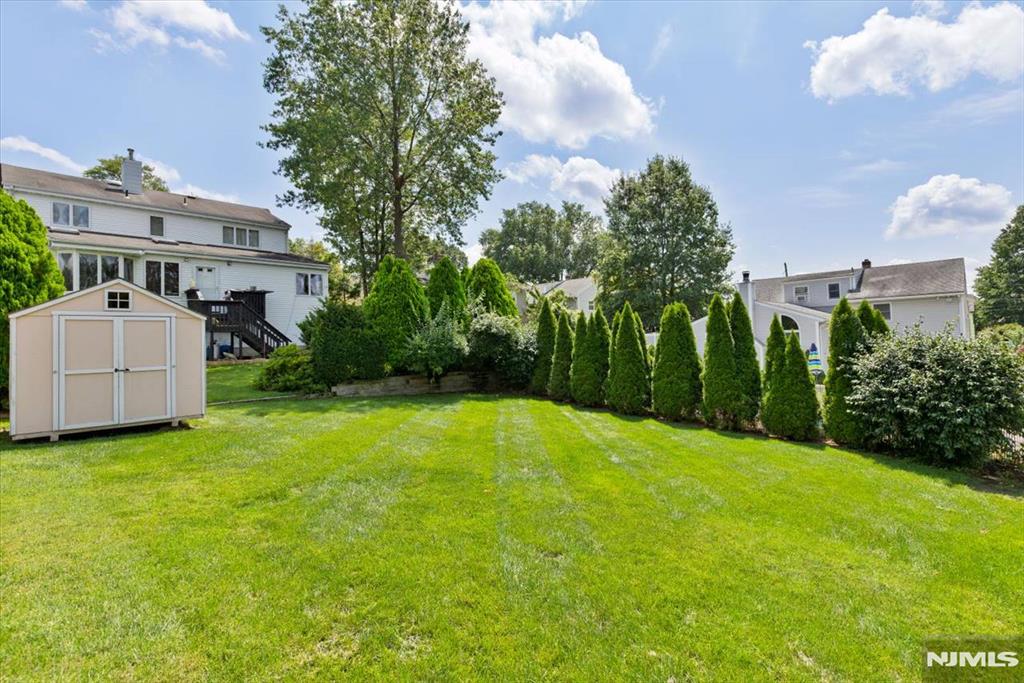 main property photo 17