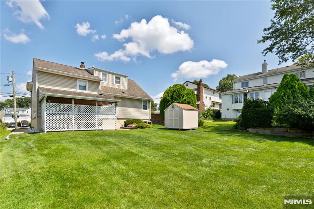 main property photo 18