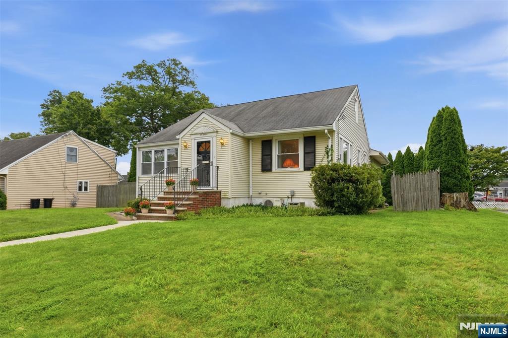 main property photo 14