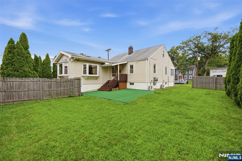 main property photo 17