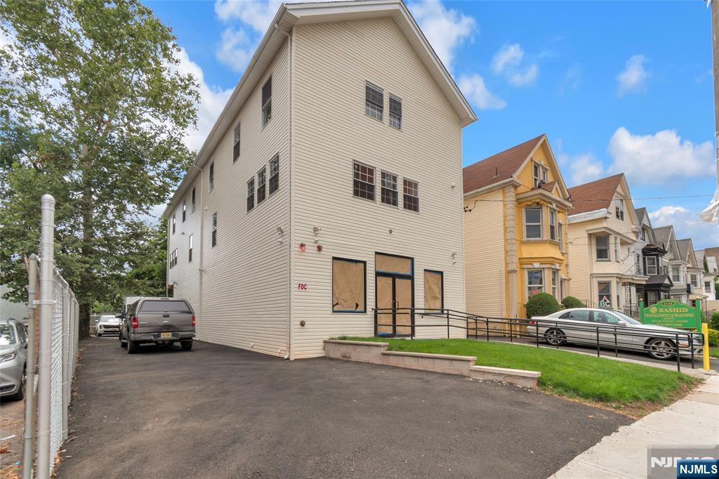 main property photo 1