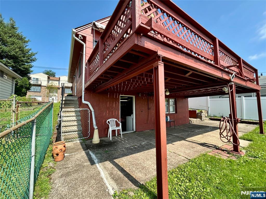 main property photo 31