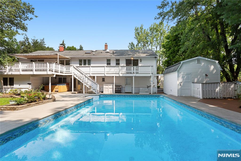 main property photo 39