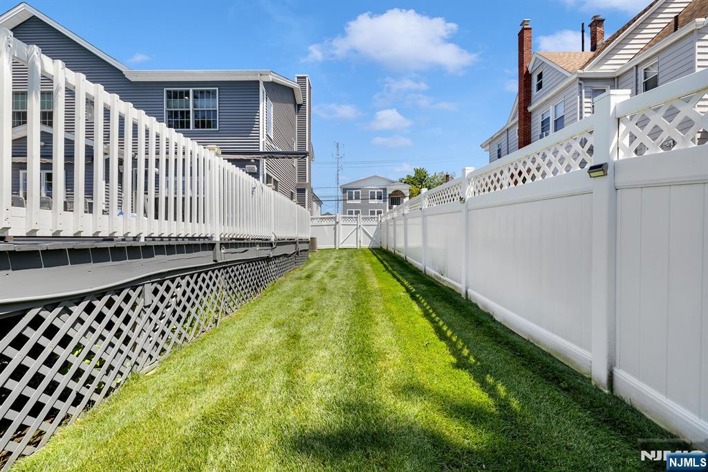 main property photo 47