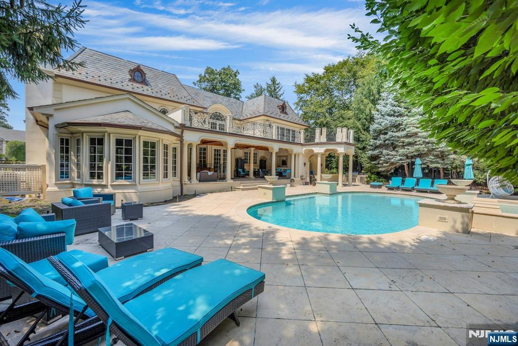 main property photo 40