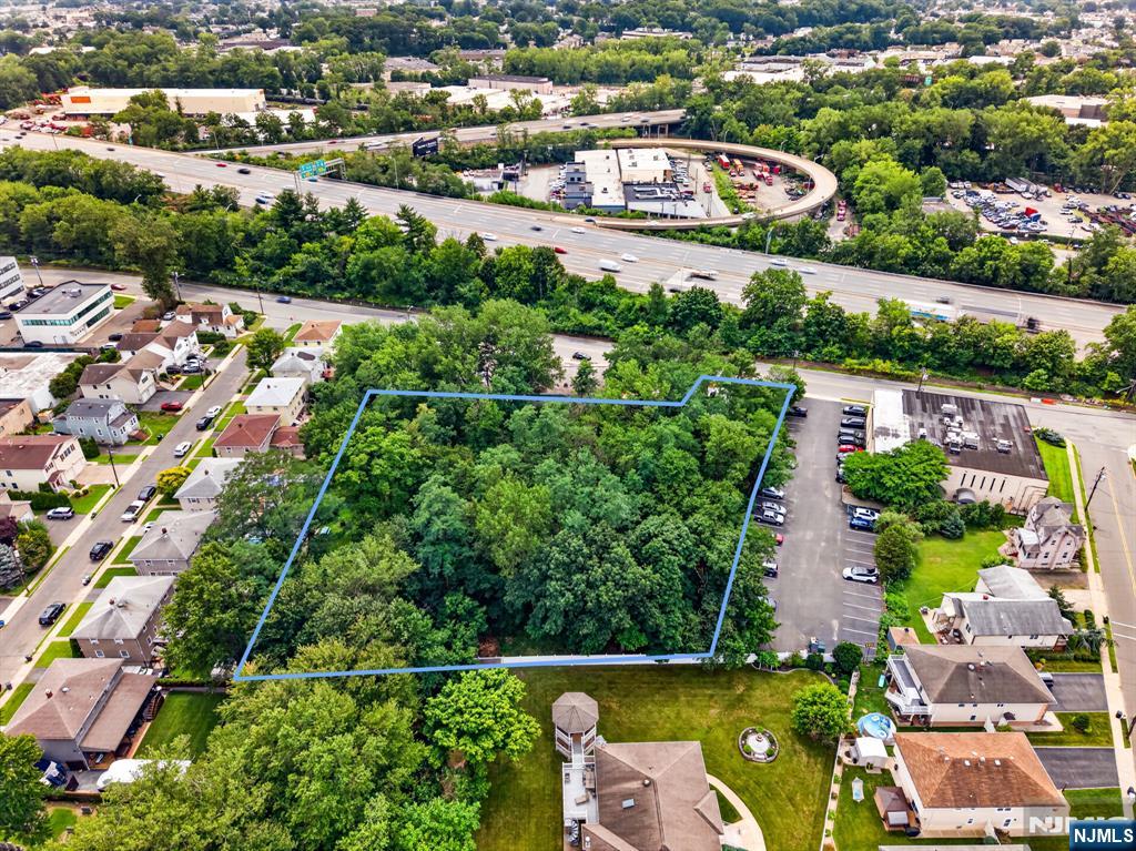 main property photo 12