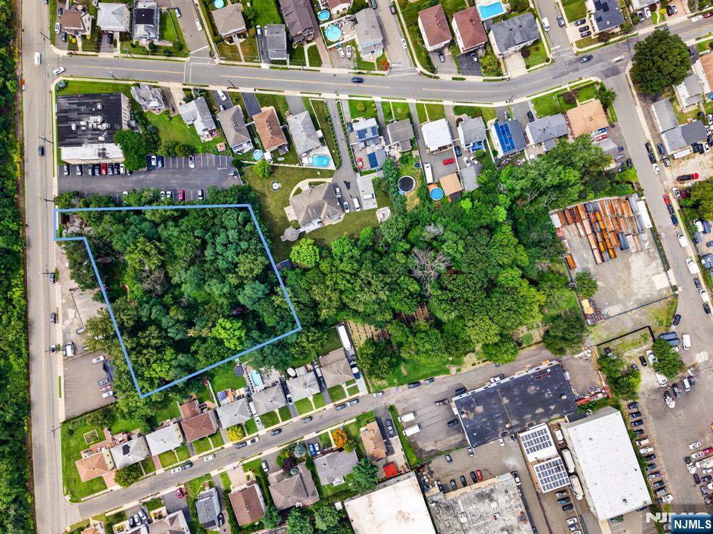 main property photo 15