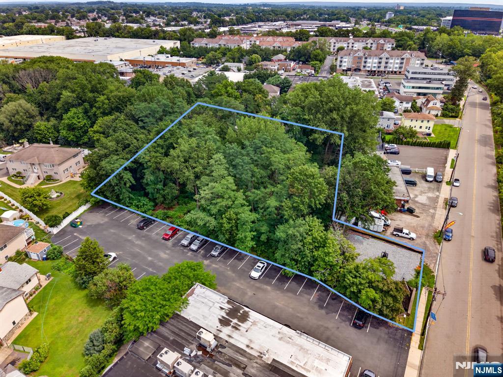 main property photo 17