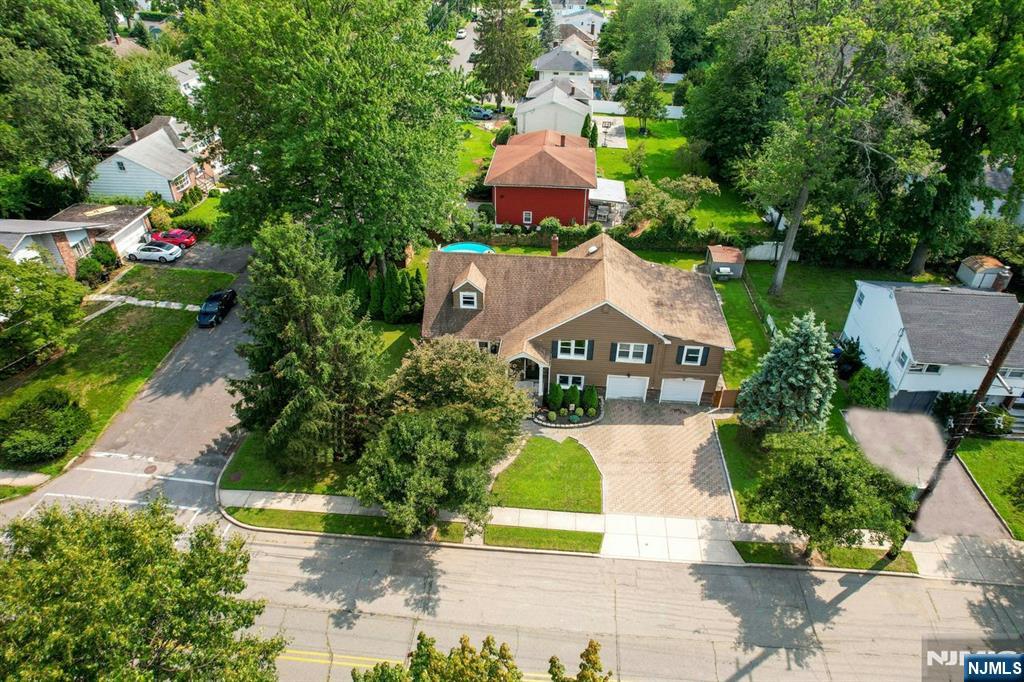 main property photo 43