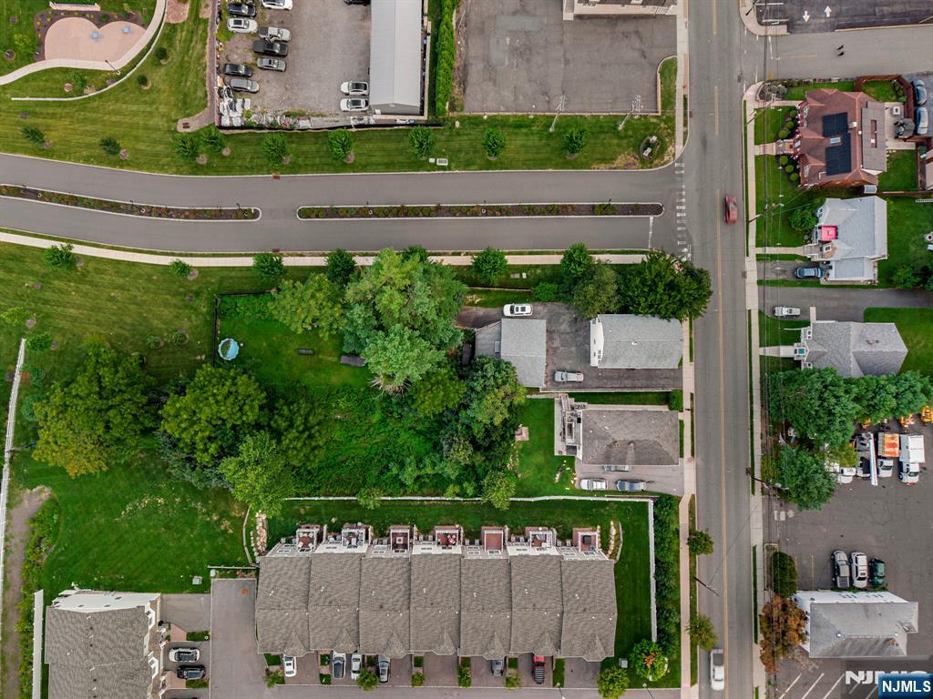 main property photo 41