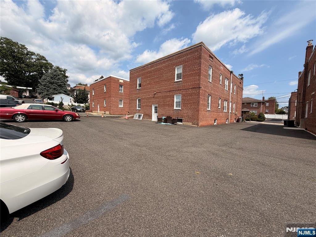 main property photo 9
