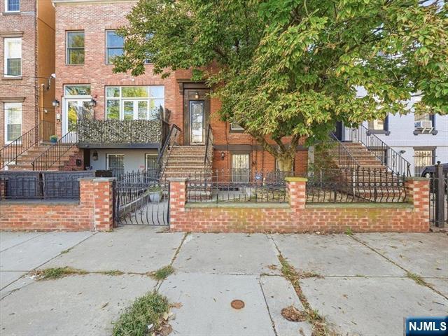 main property photo 31