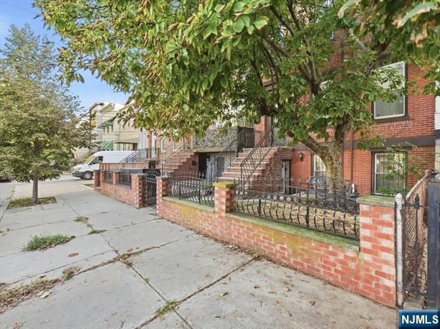 main property photo 34