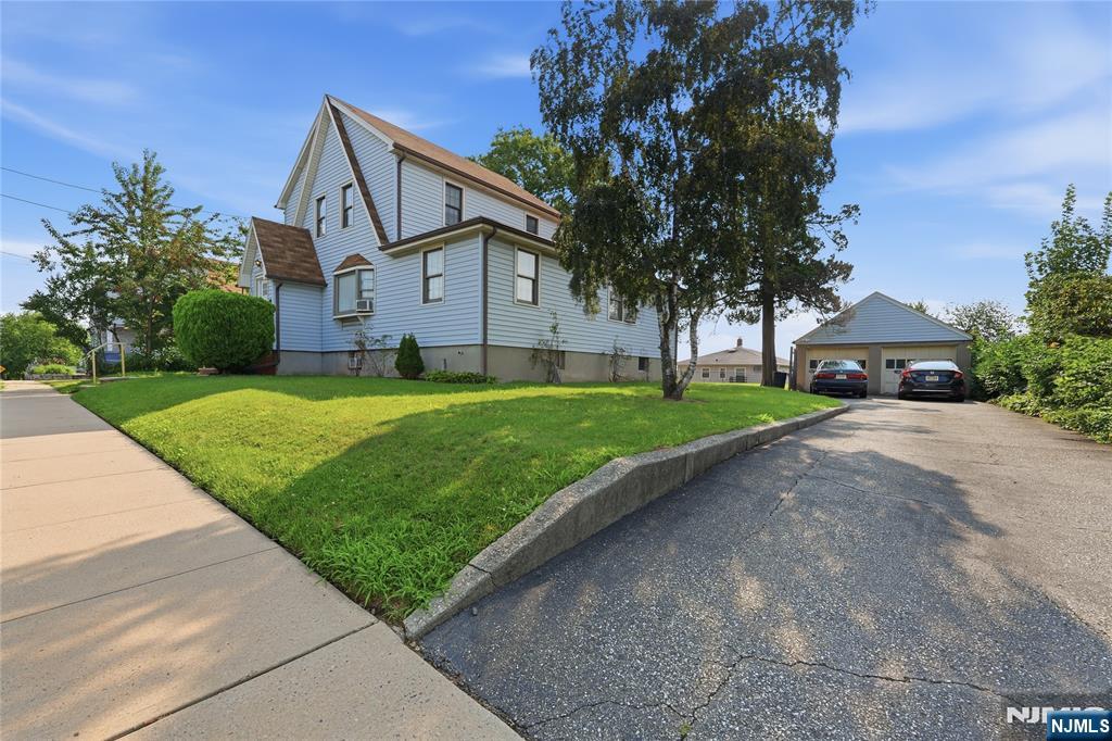 main property photo 12