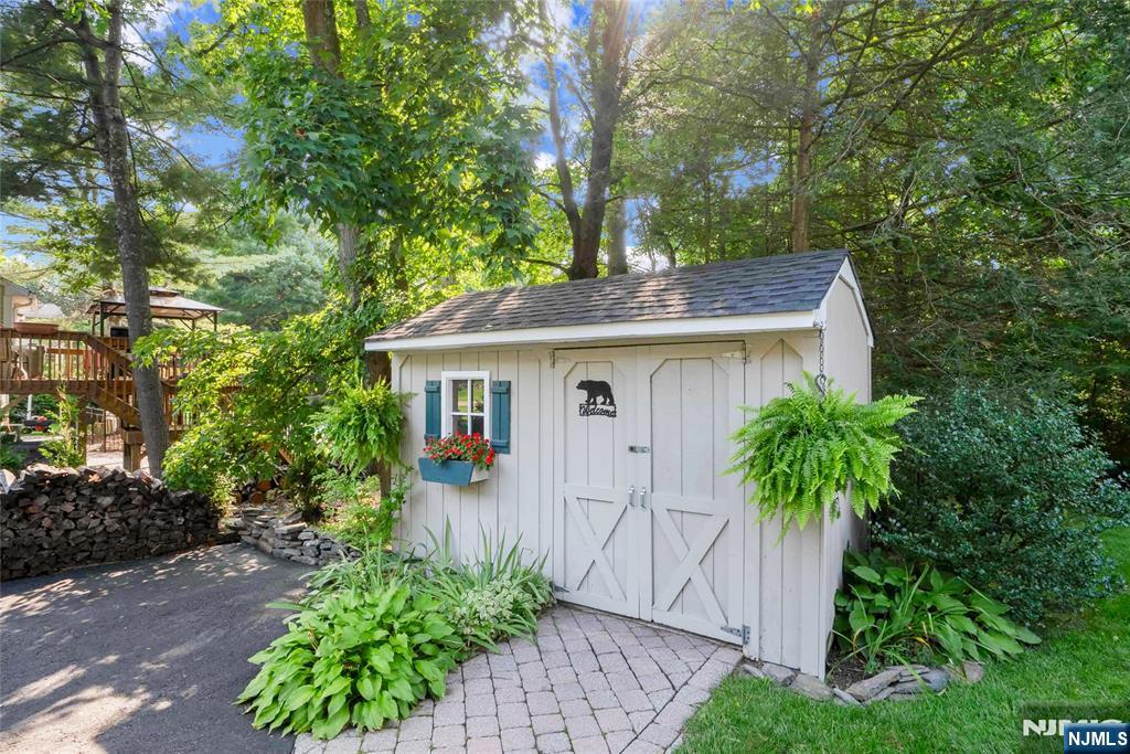 main property photo 42