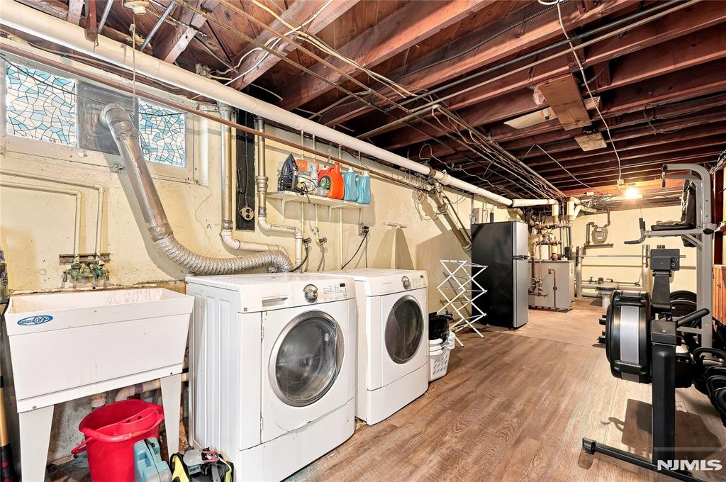 main property photo 34