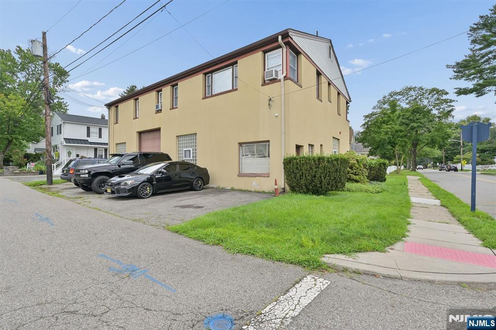 main property photo 25