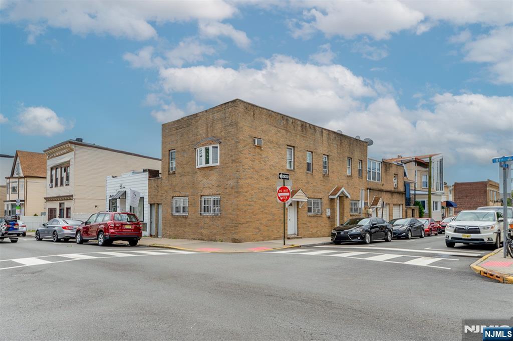 main property photo 27